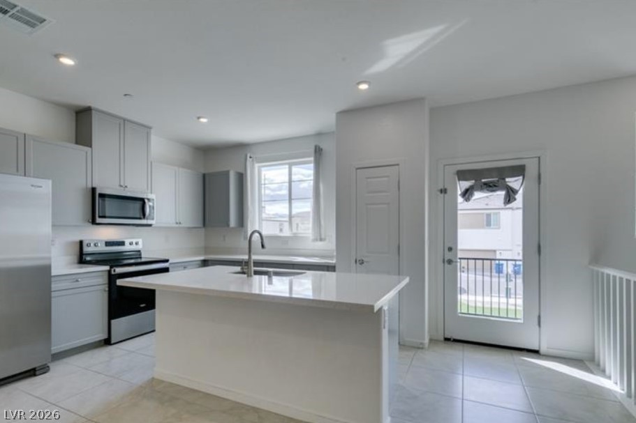 5639 Beguiling Falls Street Property Photo 4