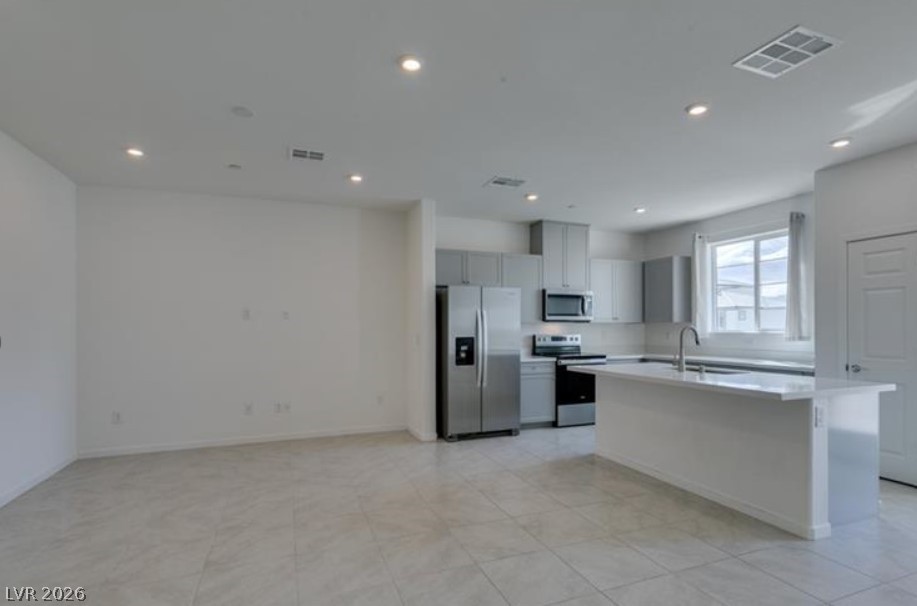 5639 Beguiling Falls Street Property Photo 6