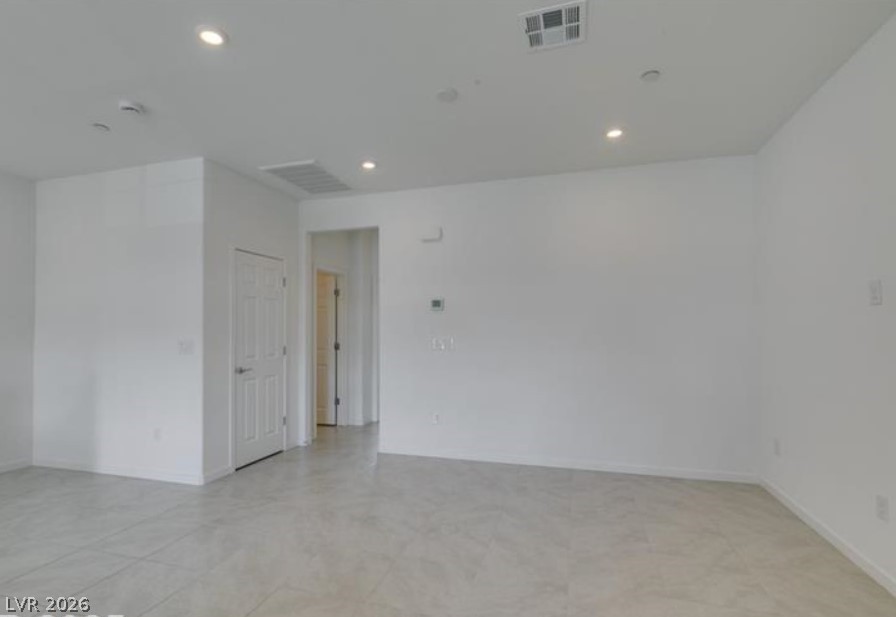 5639 Beguiling Falls Street Property Photo 9