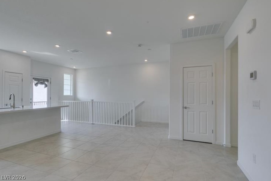 5639 Beguiling Falls Street Property Photo 10