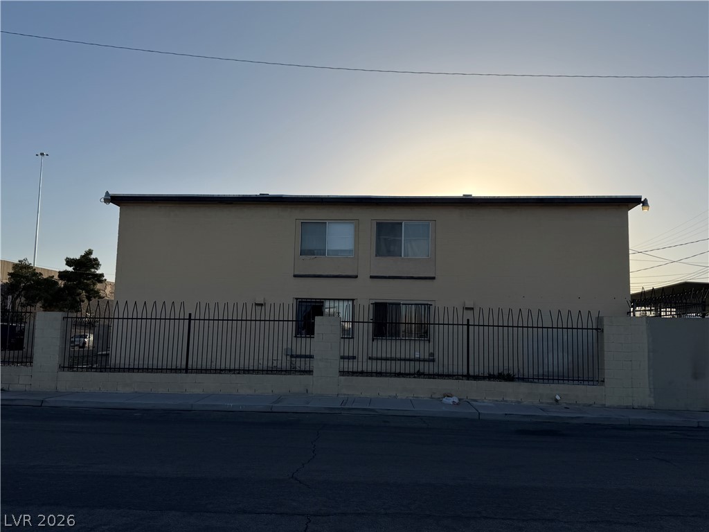 2937 Elm Avenue Property Photo 4