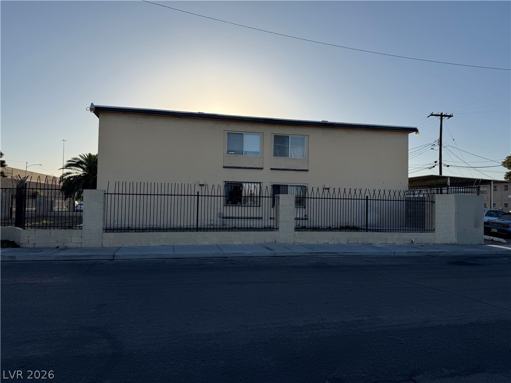 2937 Elm Avenue Property Photo 6