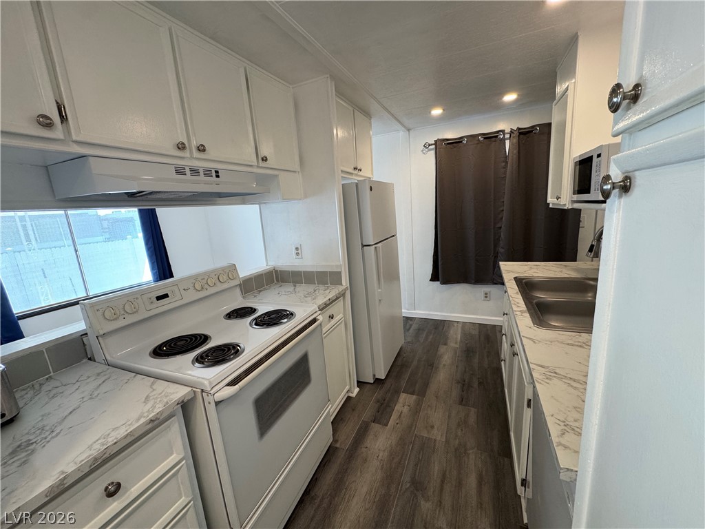 221 West Comstock Boulevard Property Photo 4