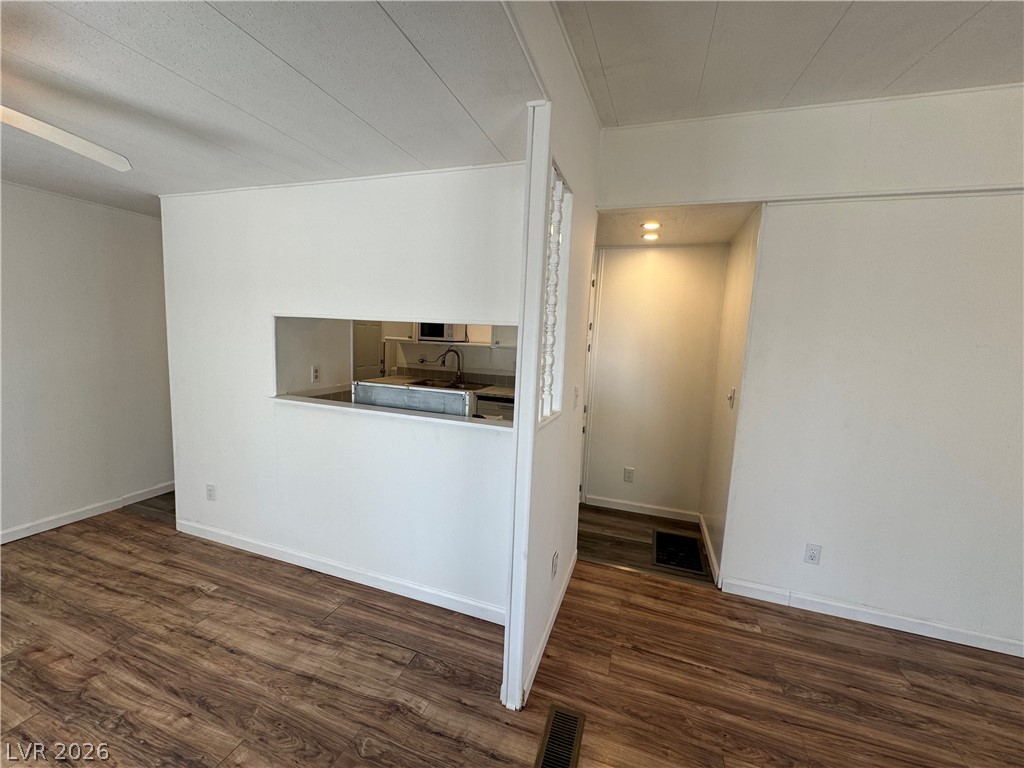 221 West Comstock Boulevard Property Photo 11