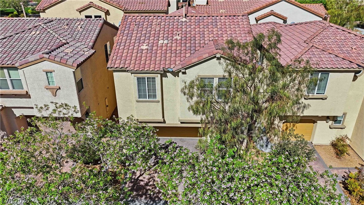 7471 Nicklin Street Property Photo 1
