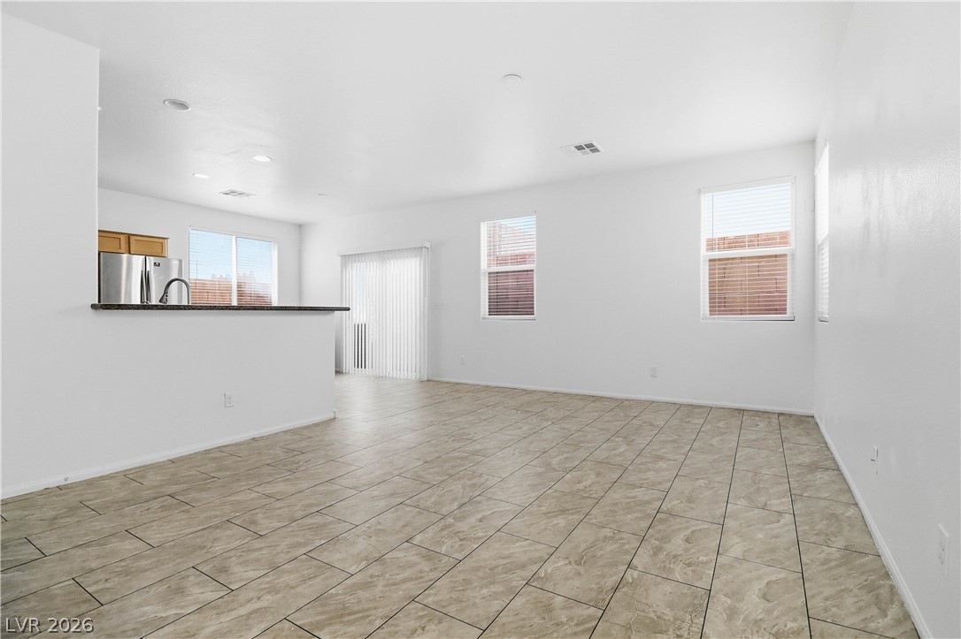7471 Nicklin Street Property Photo 5