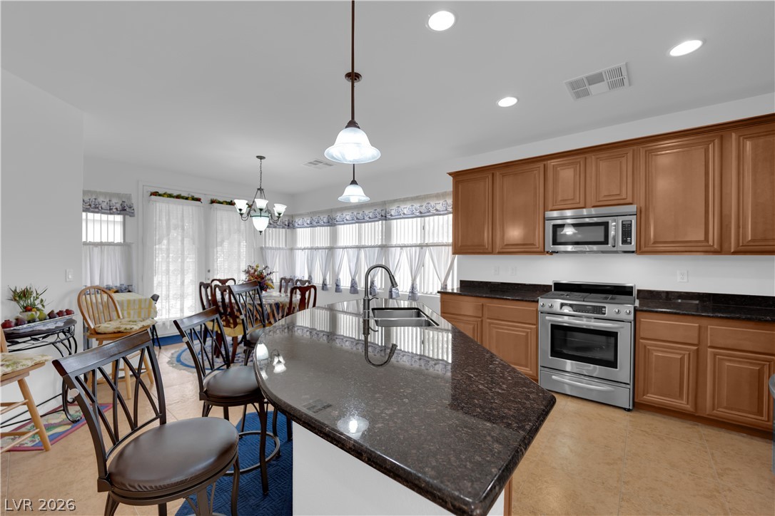 3608 Rocklin Peak Avenue Property Photo 9