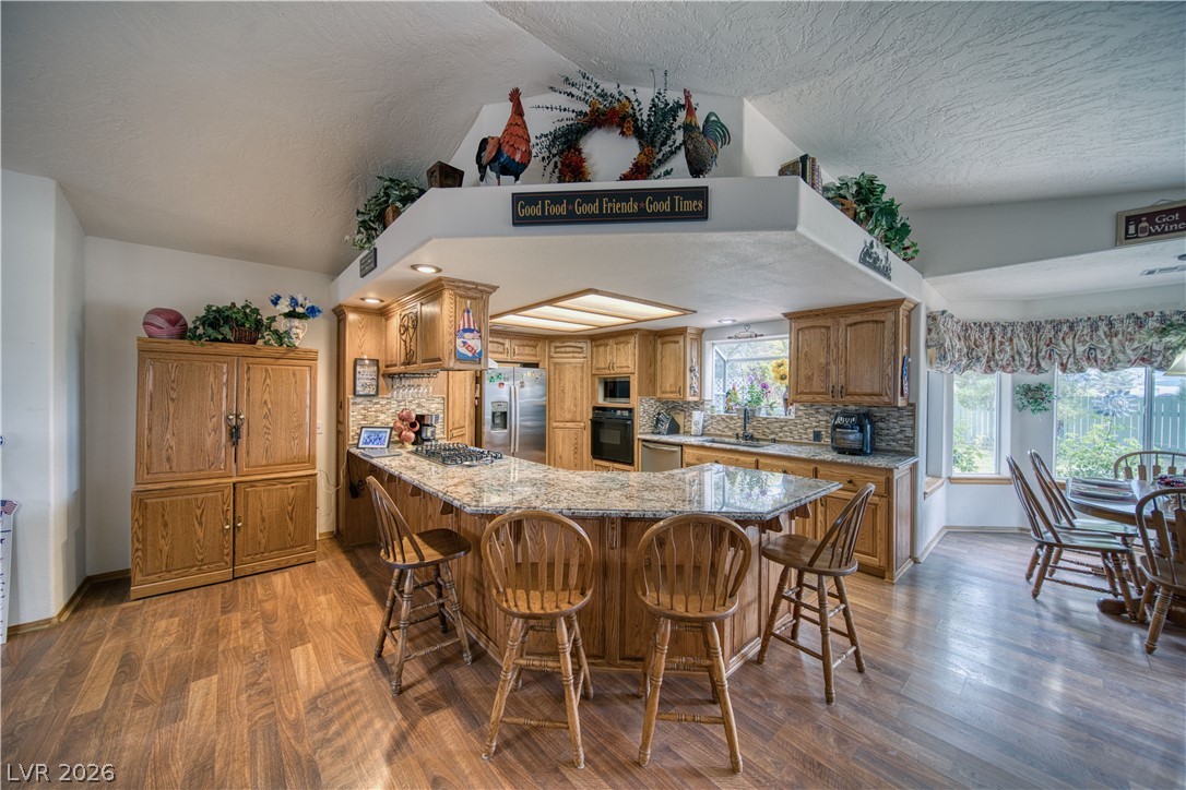2910 Sunset Street Property Photo 4