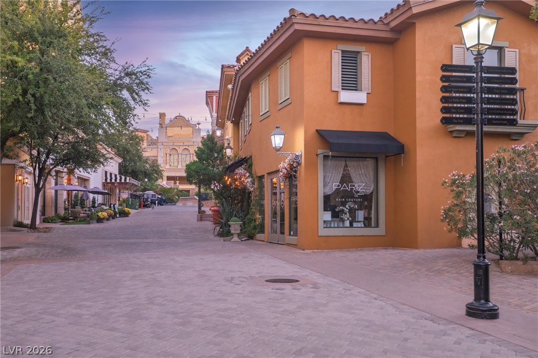9 Porto Malaga Street Property Photo 29