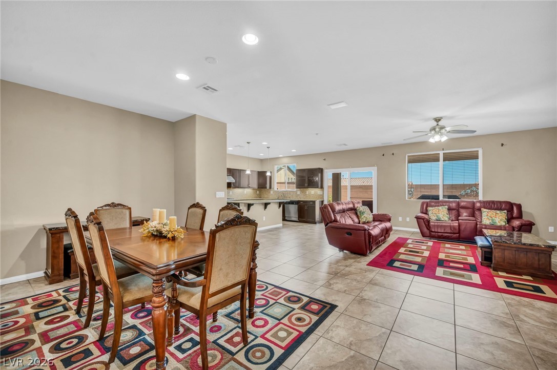 6928 Laurel Falls Court Property Photo 6