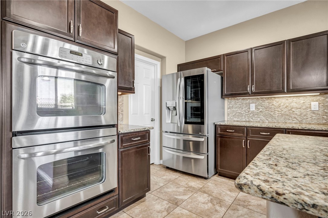6928 Laurel Falls Court Property Photo 11
