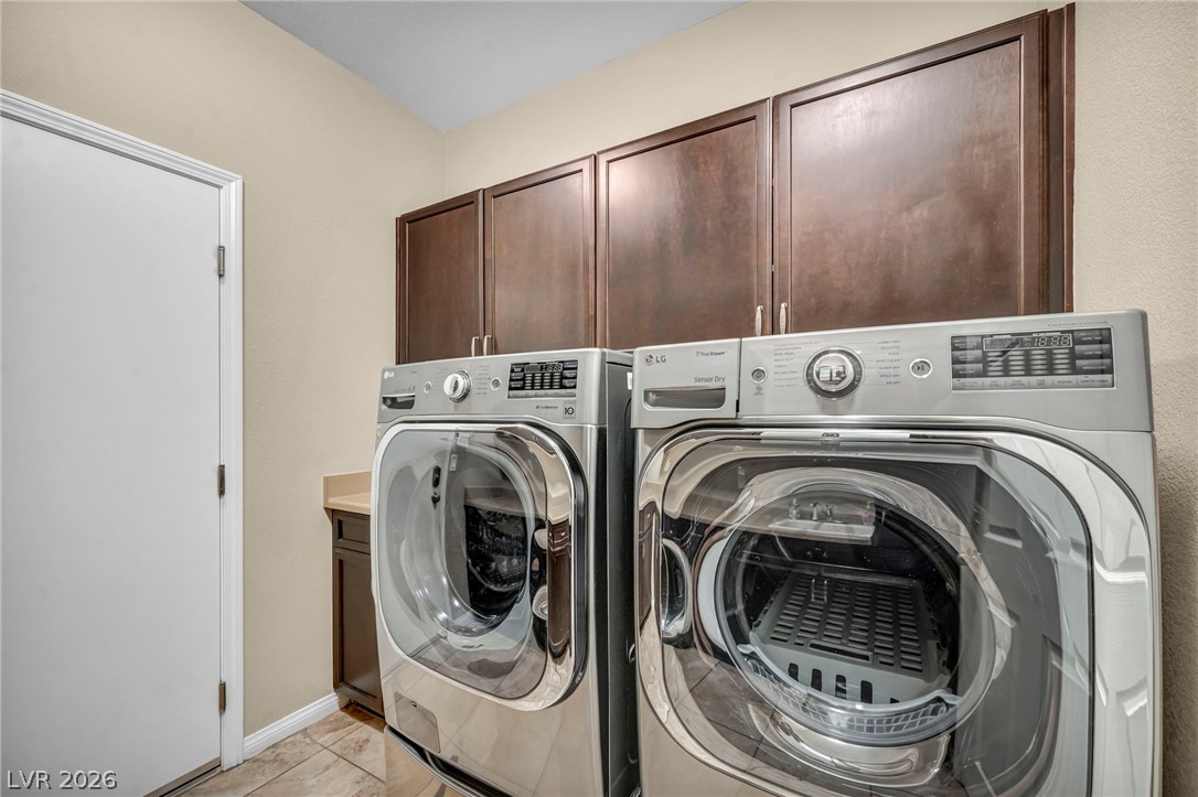 6928 Laurel Falls Court Property Photo 14