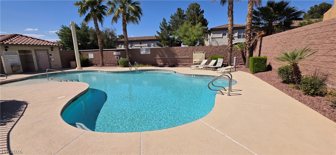 67 Desert Coyote Street Property Photo 3