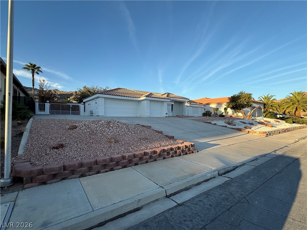 841 Lime Rock Road Property Photo 1