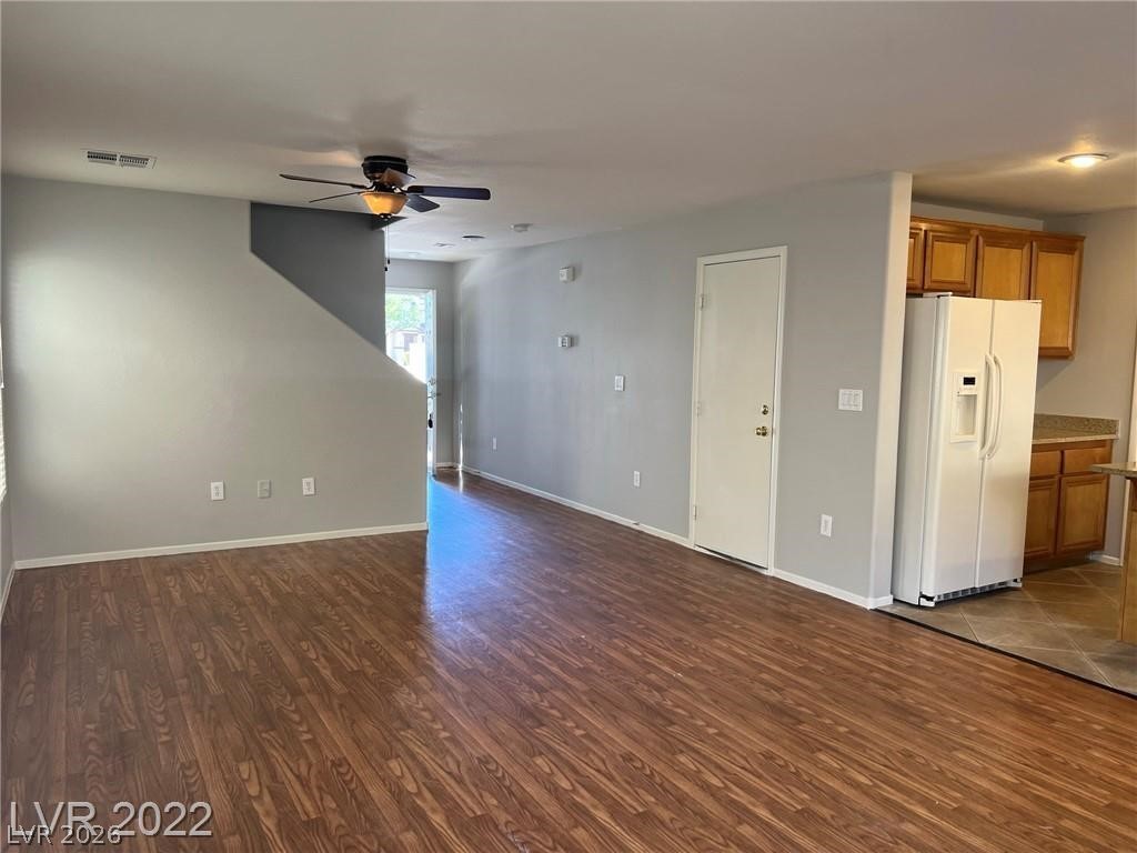 7320 Camden Pine Avenue Property Photo 5