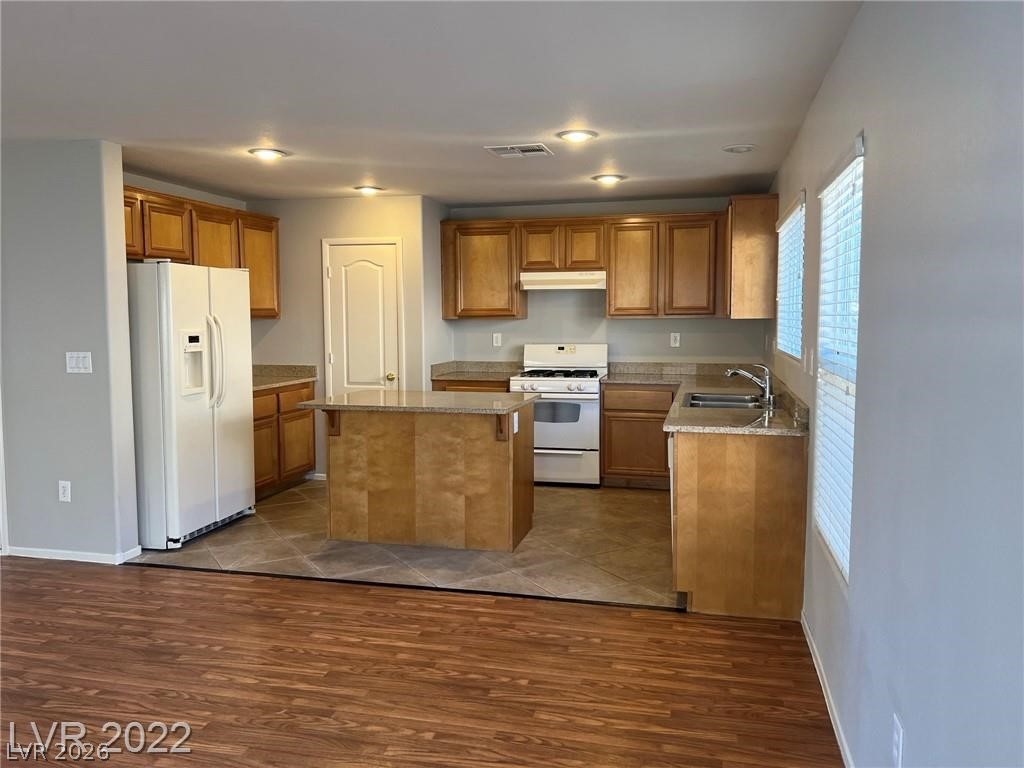 7320 Camden Pine Avenue Property Photo 6