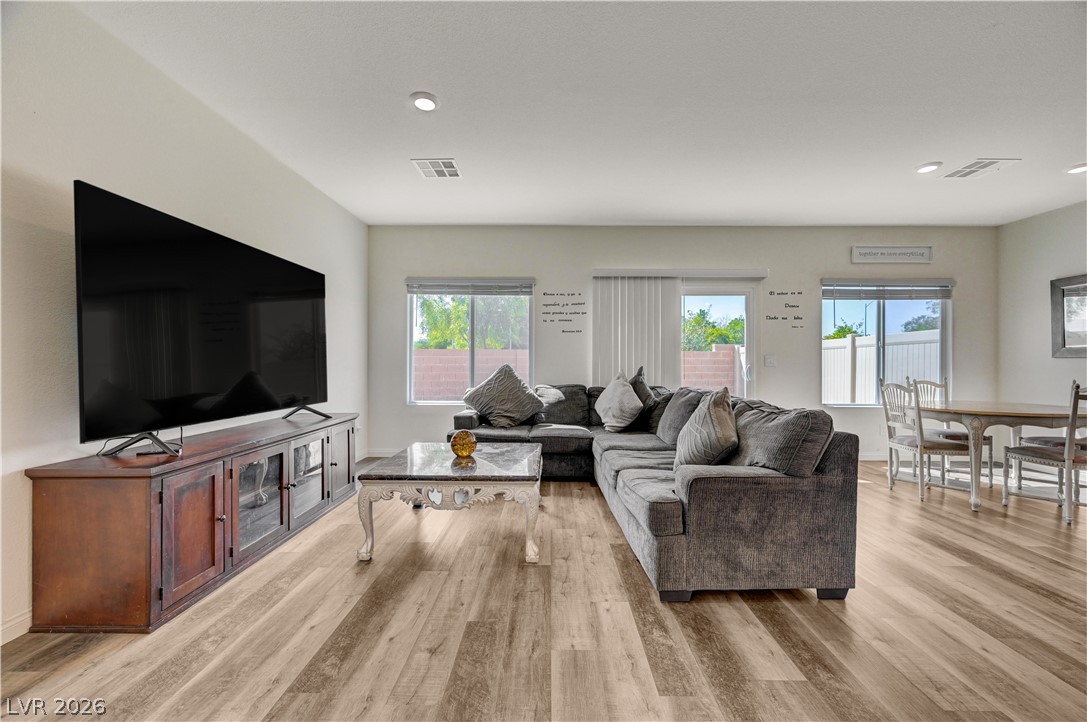 6545 Cinnamon Hazelnut Street Property Photo 7
