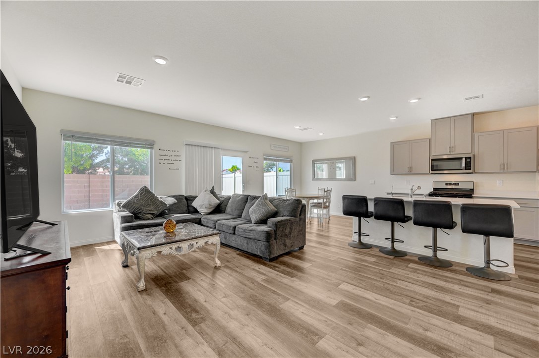 6545 Cinnamon Hazelnut Street Property Photo 8