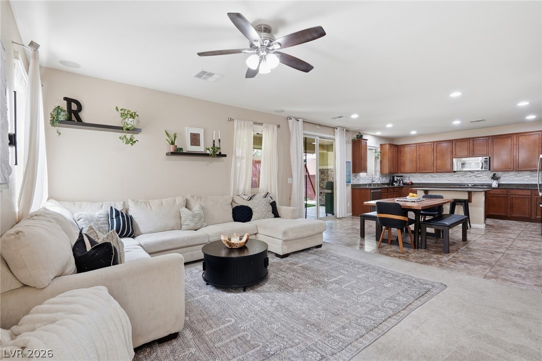 10558 Harvest Green Way Property Photo 9