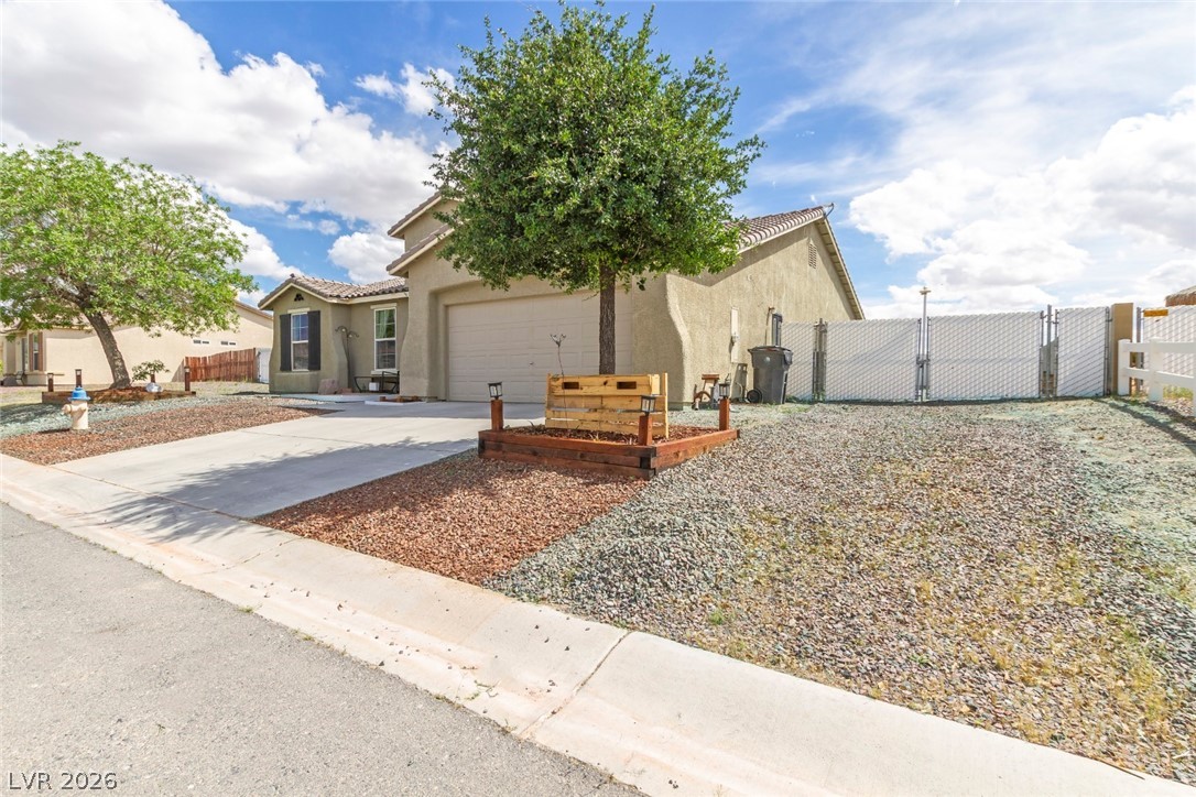529 Lampshire Lane Property Photo 3
