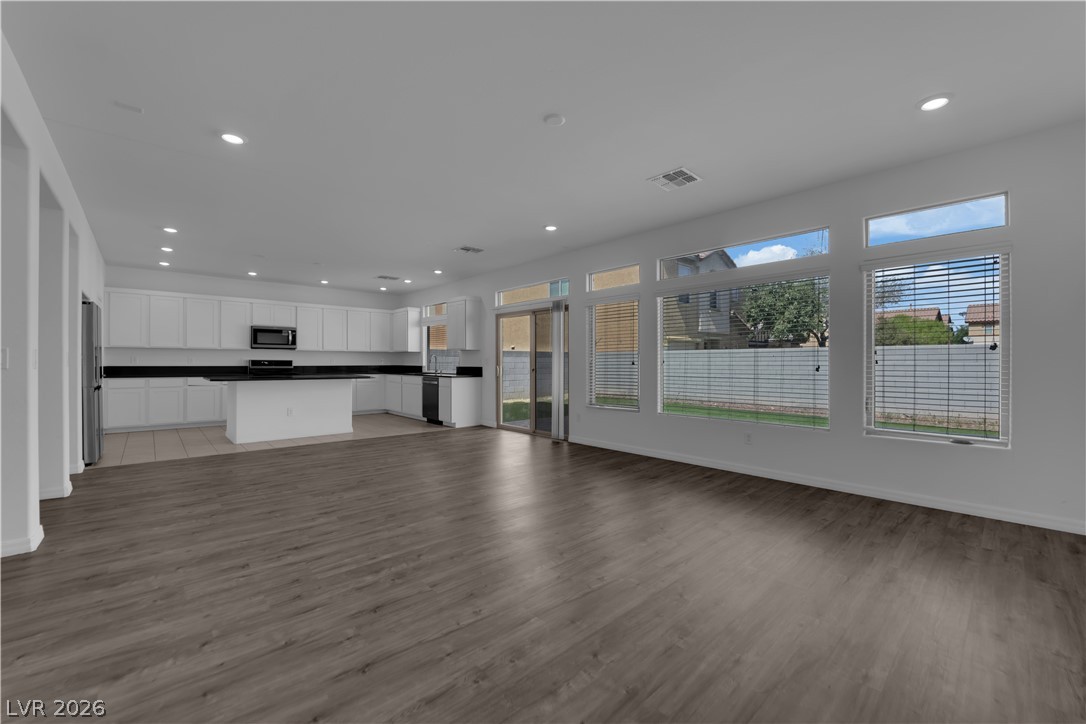 650 Steep Canyon Avenue Property Photo 5
