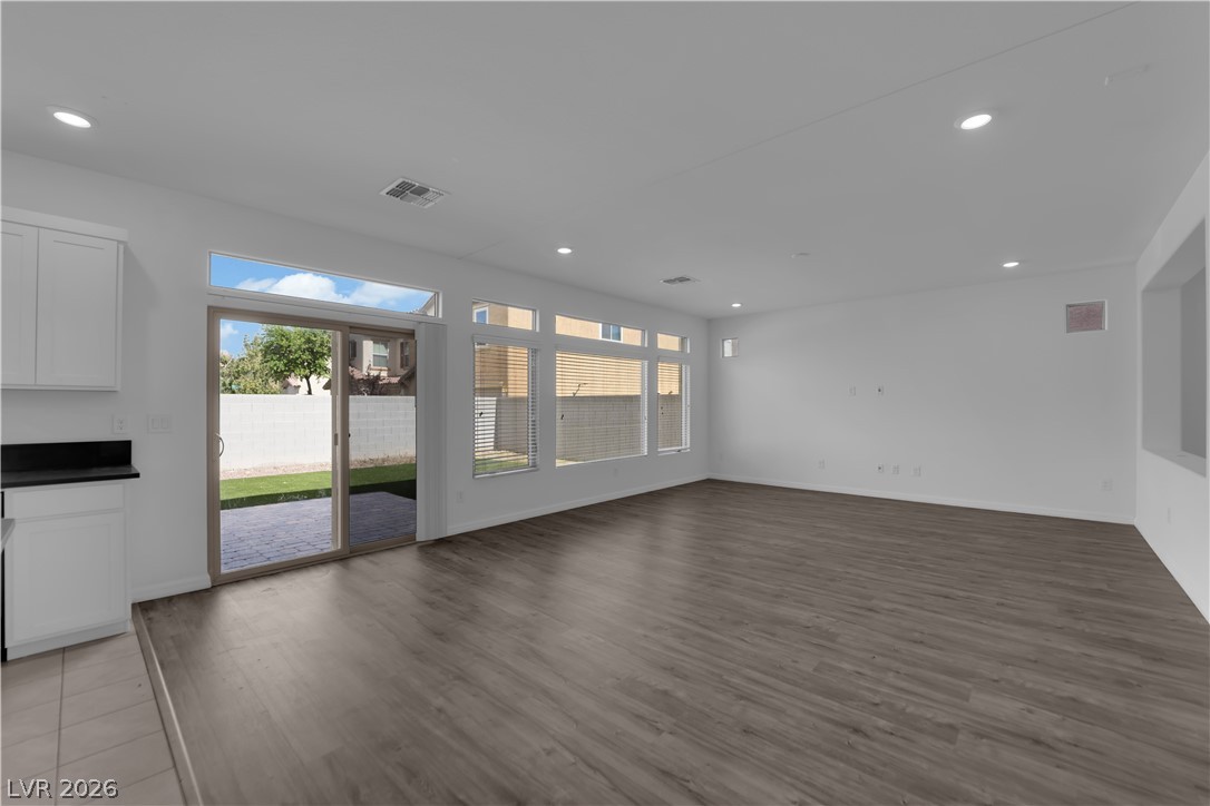 650 Steep Canyon Avenue Property Photo 6