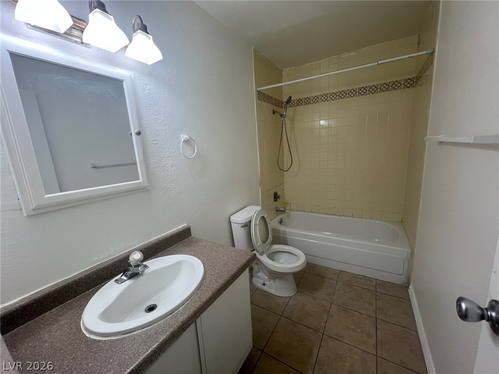 2781 Eldora Circle B Property Photo 12