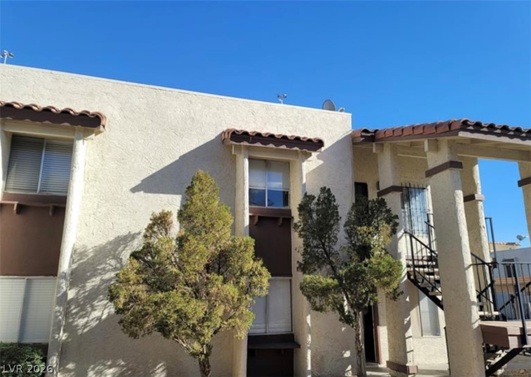 4451 Rich Drive D Property Photo 4