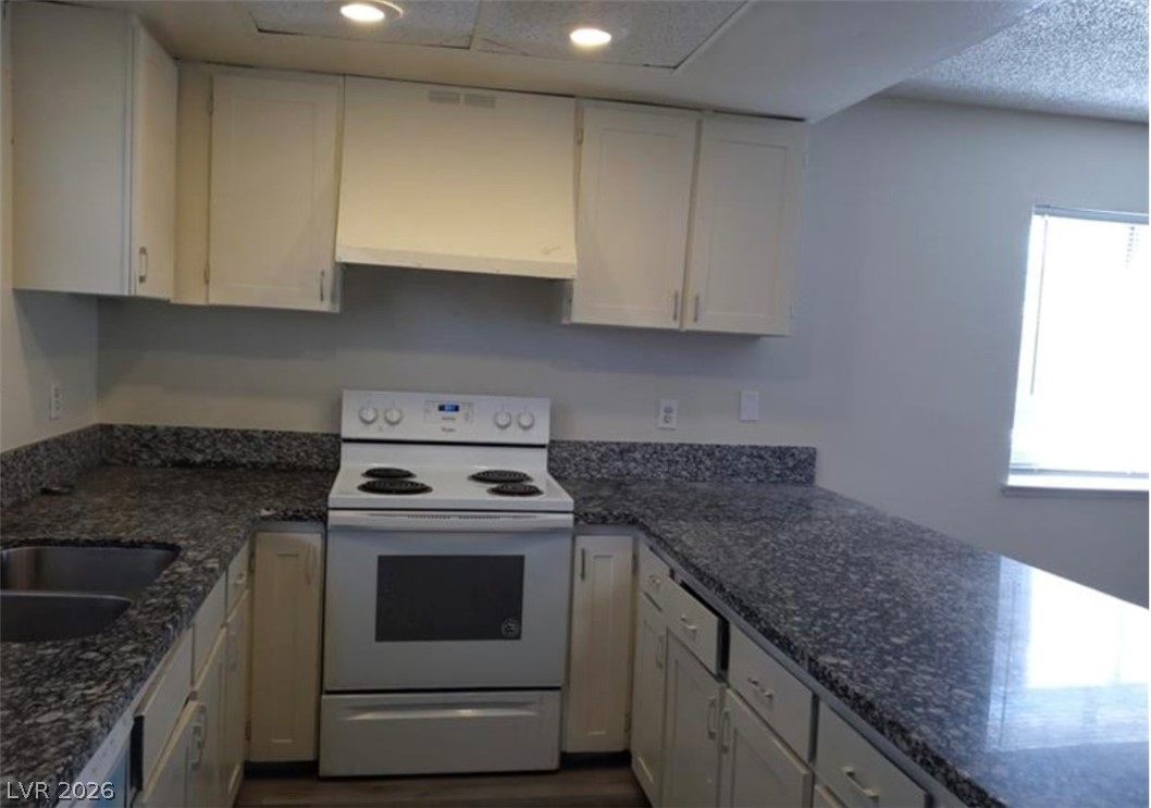 4451 Rich Drive D Property Photo 11