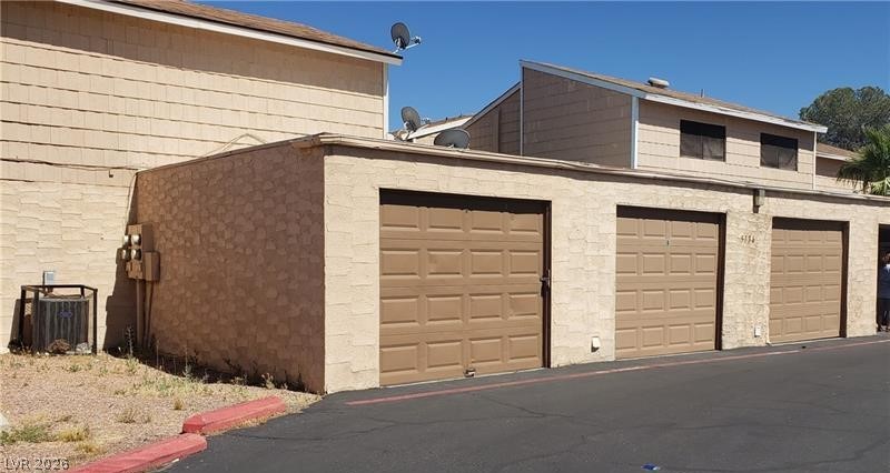 5156 Gray Lane G Property Photo 1