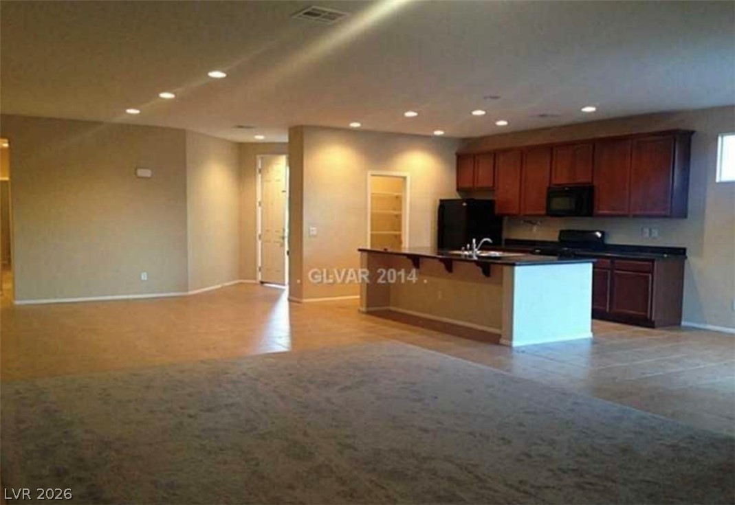 7112 Whitford Street Property Photo 7