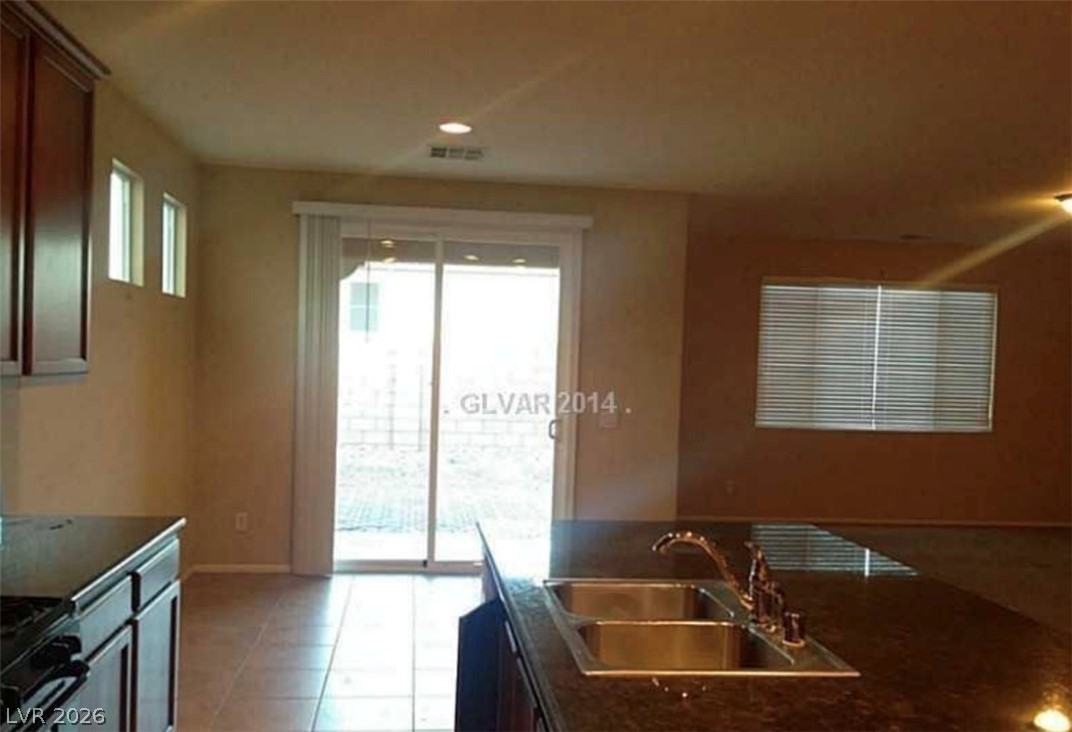 7112 Whitford Street Property Photo 8