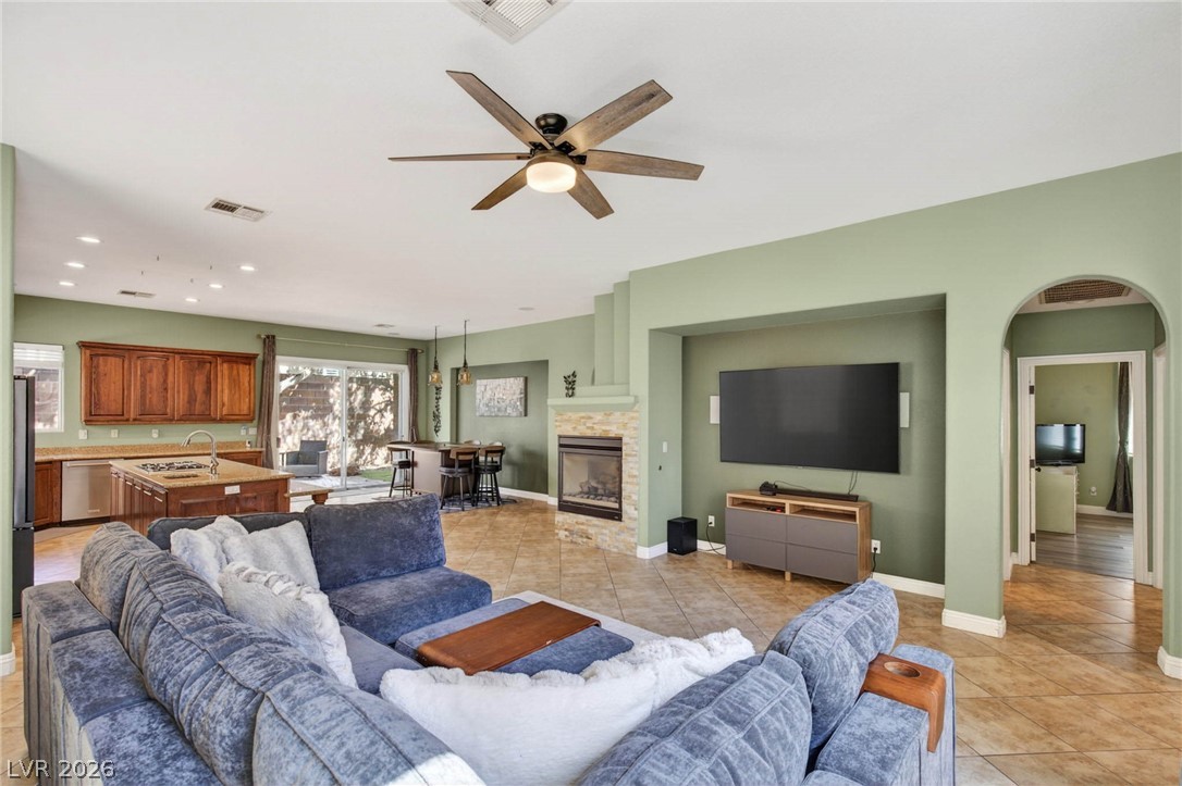 1020 Via Gallia Street Property Photo 3