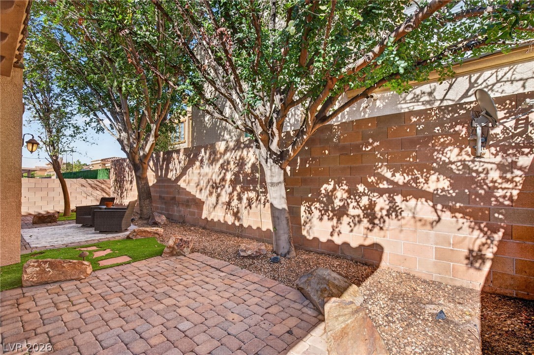 1020 Via Gallia Street Property Photo 36