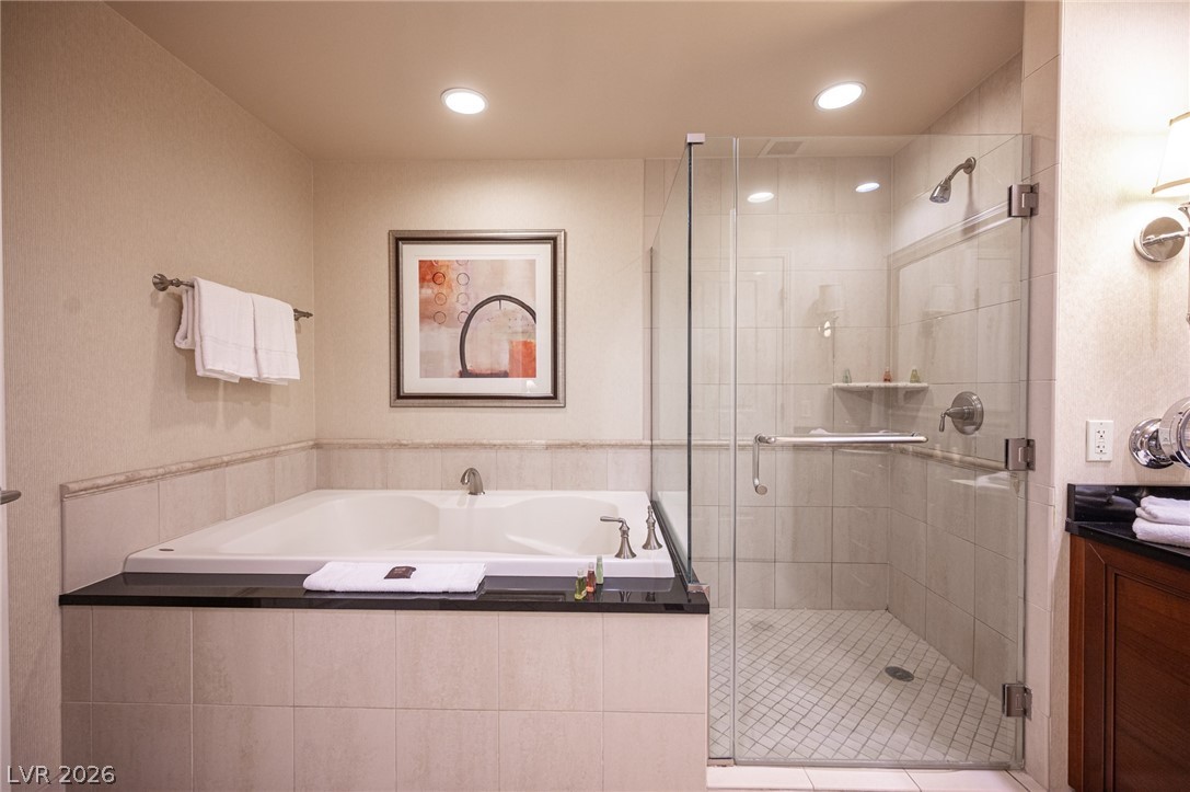 135 East Harmon Avenue 1017 Property Photo 24