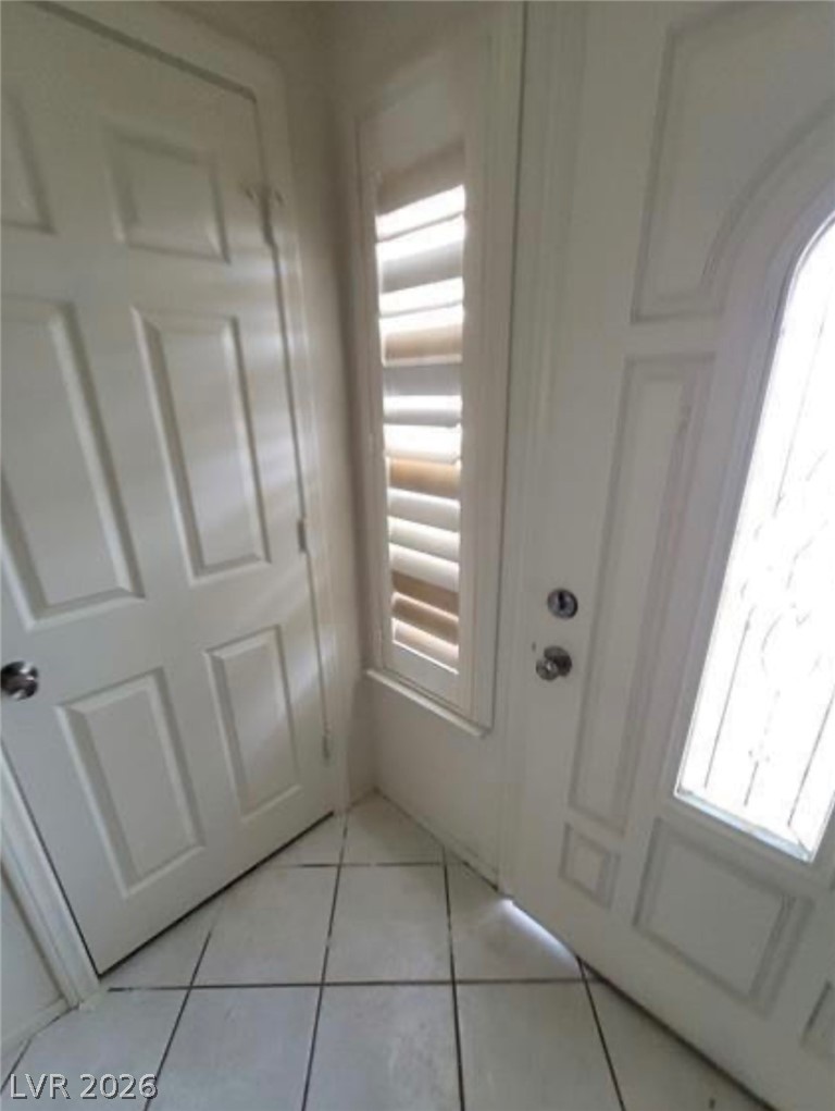 9820 Cross Creek Way Property Photo 4