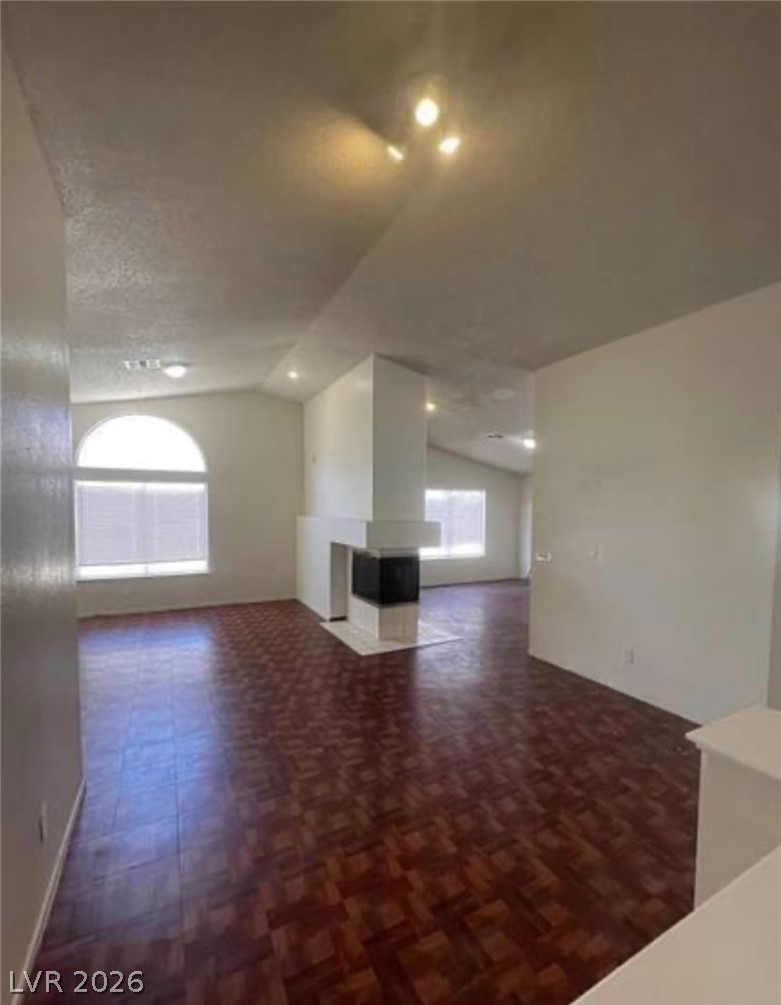 9820 Cross Creek Way Property Photo 8