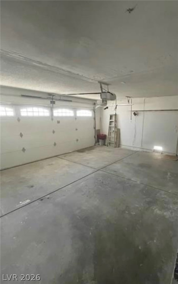 9820 Cross Creek Way Property Photo 33