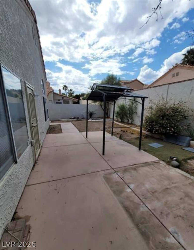 9820 Cross Creek Way Property Photo 37