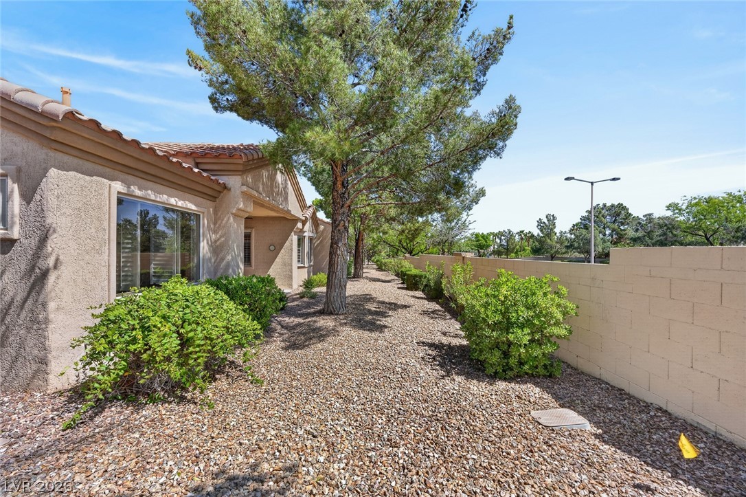 2116 Spring Water Drive Property Photo 42