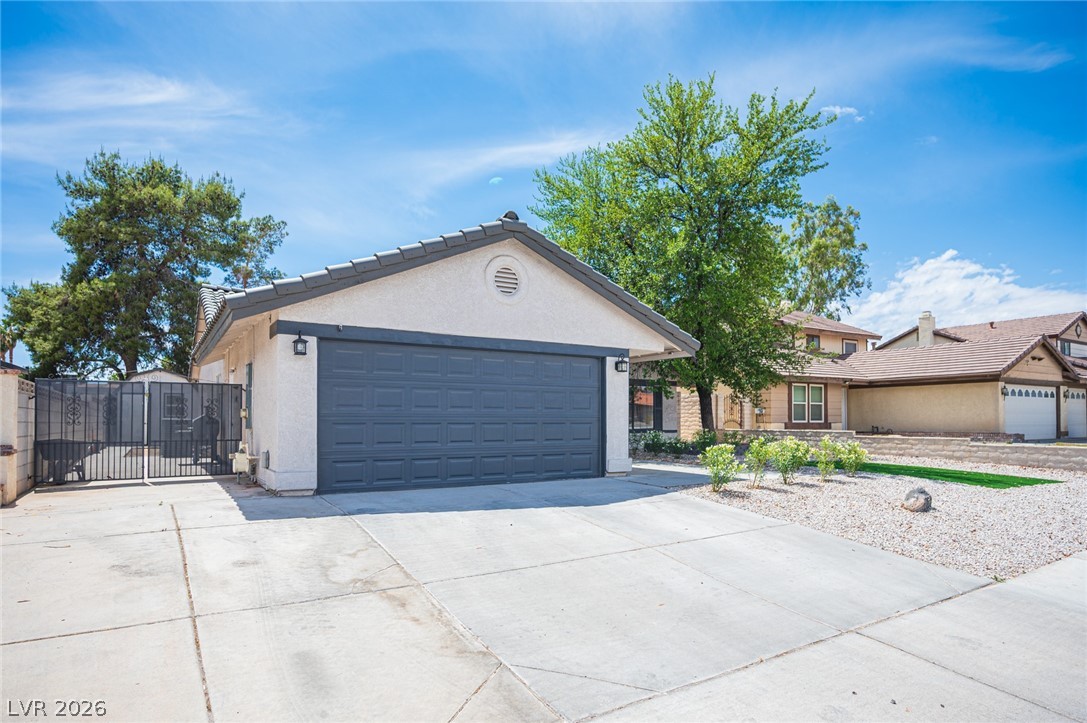 3139 Regal Oak Drive Property Photo 4