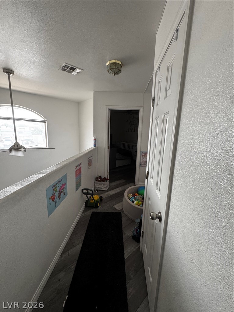 554 Roxella Lane B Property Photo 14