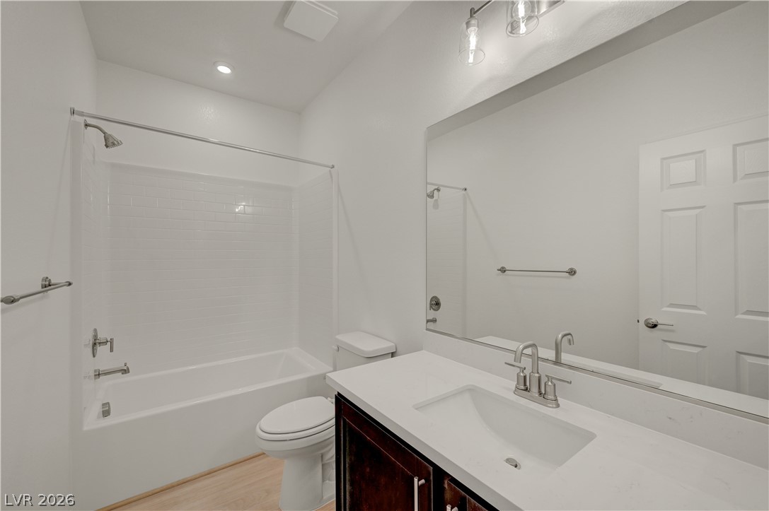 1021 Venice Avenue Property Photo 3
