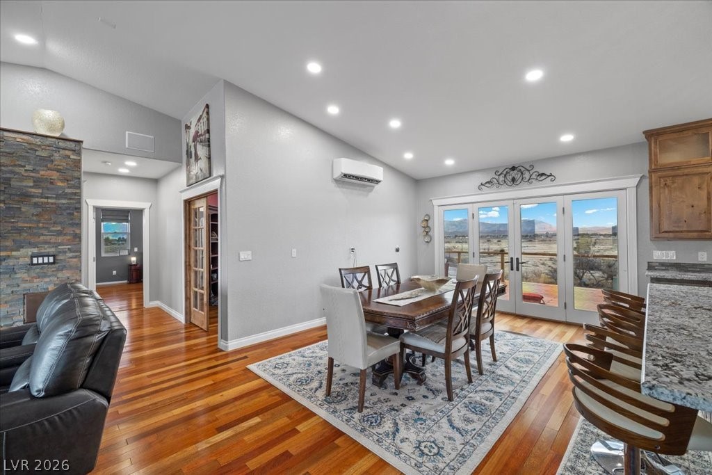 2590 Luke Street Property Photo 5