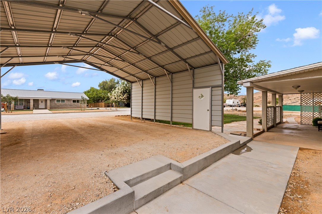 2210 Tank Road Property Photo 22