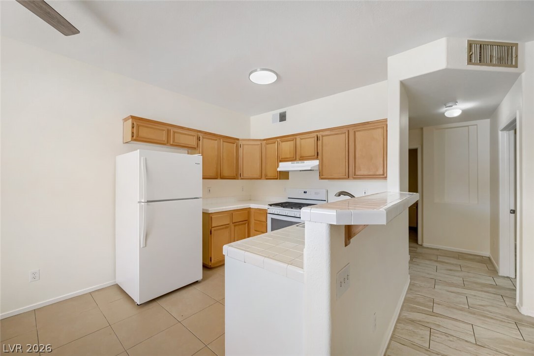 2110 Los Feliz Street 1036 Property Photo 4