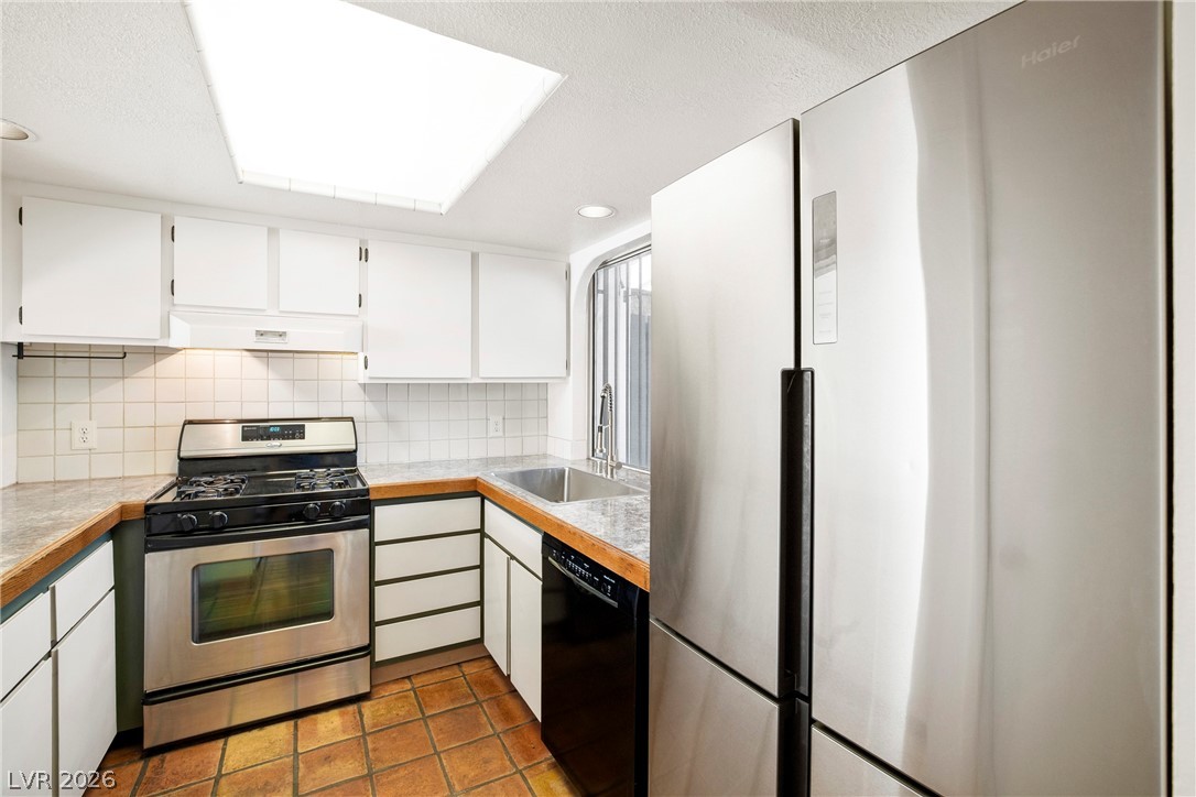 4288 Kona Coast Way Property Photo 11