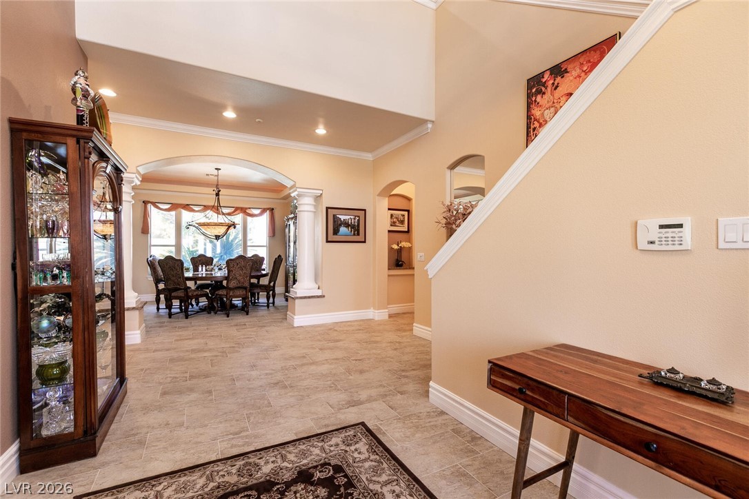 7718 Willow Cove Circle Property Photo 4