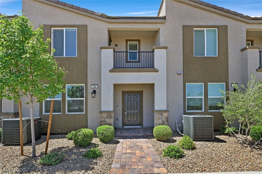 528 Ylang Place Property Photo 1
