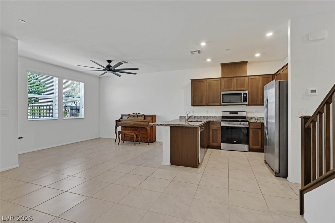 528 Ylang Place Property Photo 3